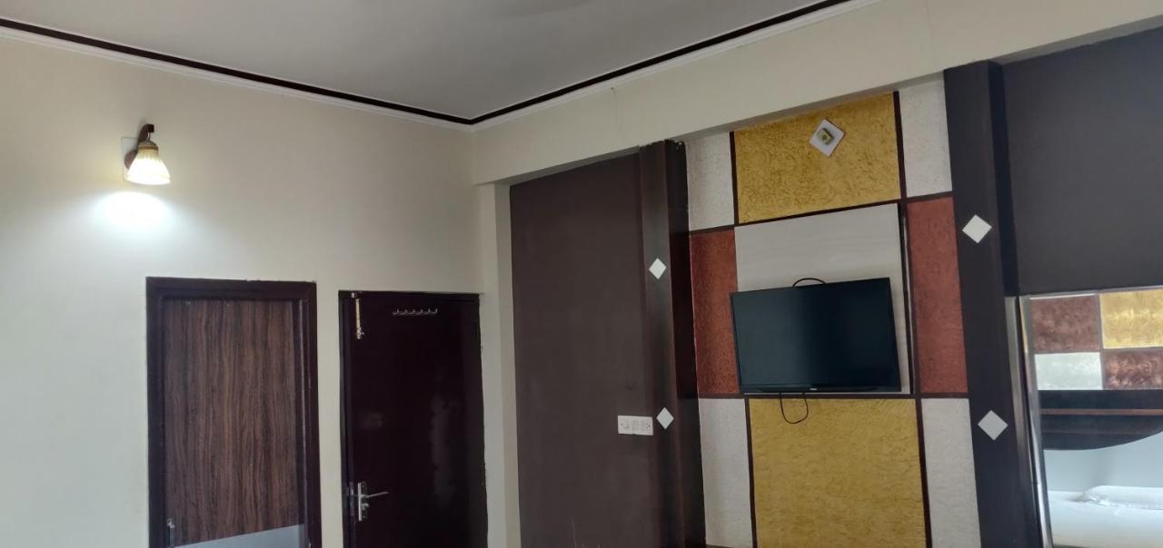 Hotel Shakuntala Katra  Bagian luar foto