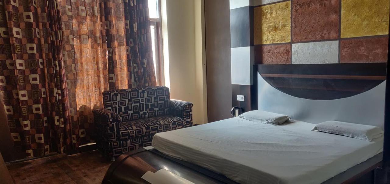 Hotel Shakuntala Katra  Bagian luar foto