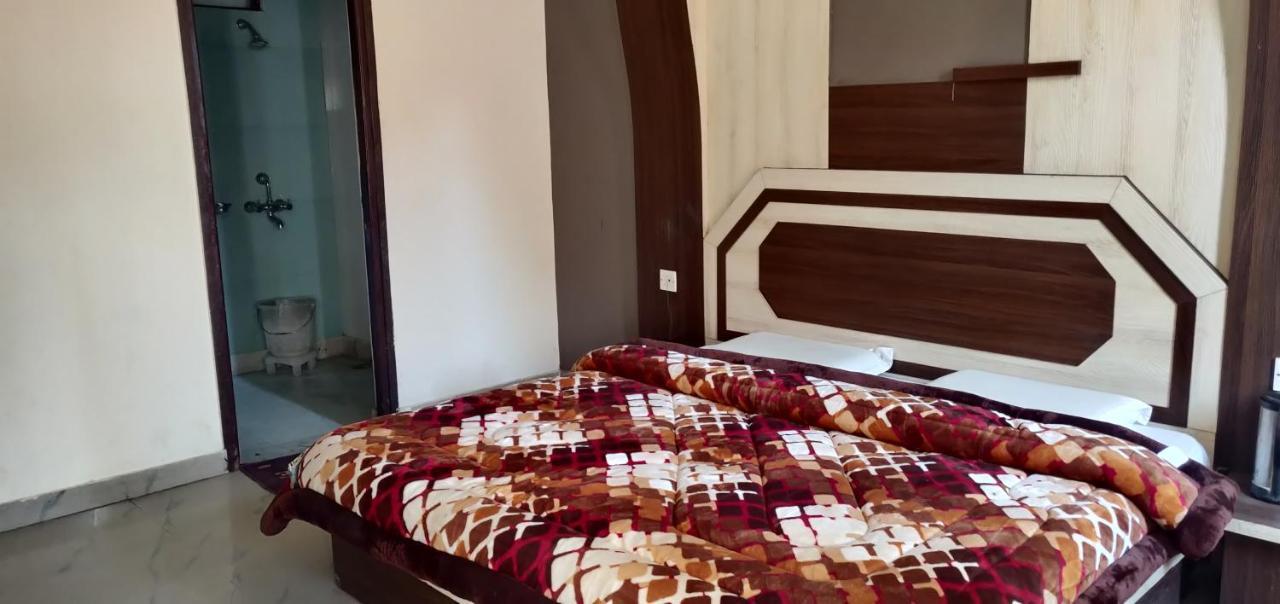 Hotel Shakuntala Katra  Bagian luar foto