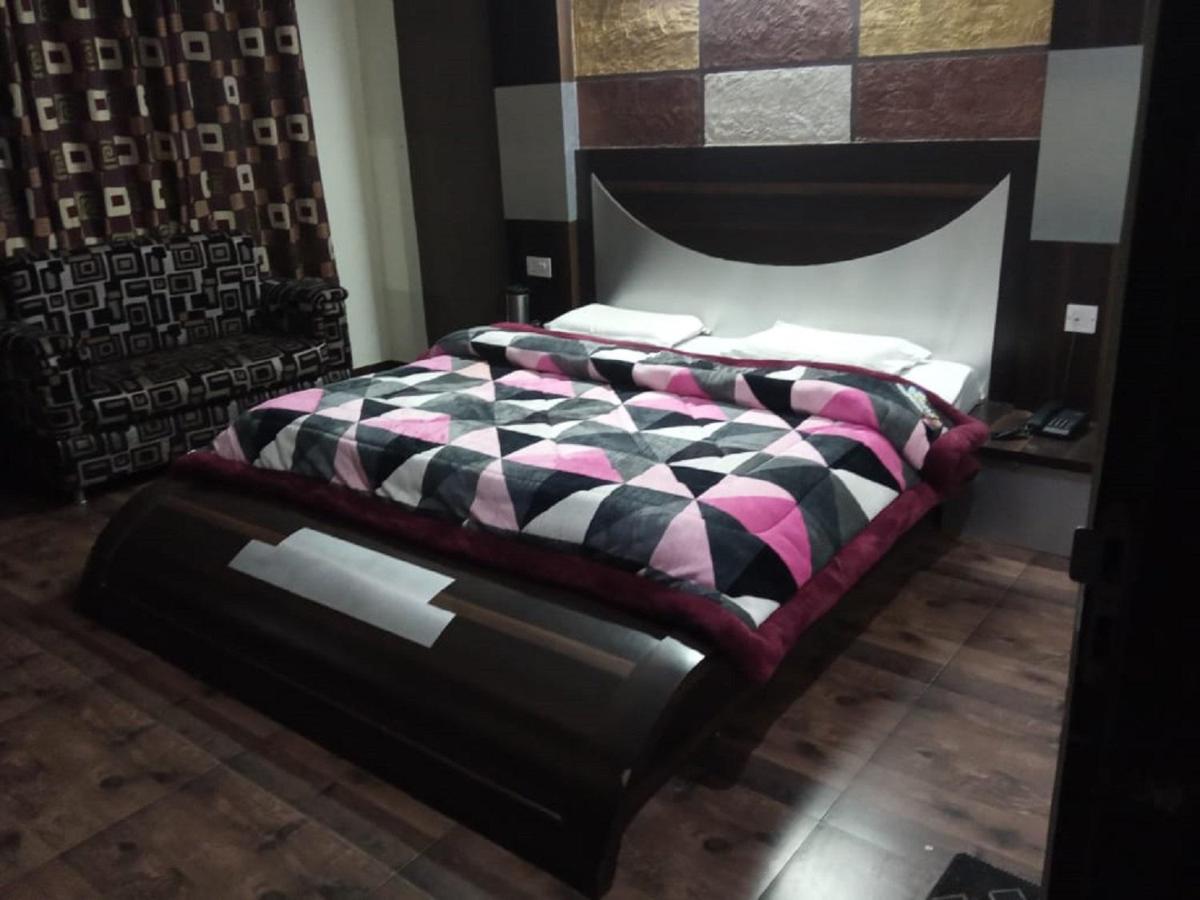Hotel Shakuntala Katra  Bagian luar foto